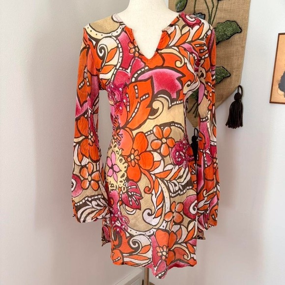 Dresses & Skirts - Retro Floral Sequin Bell Sleeve Dress